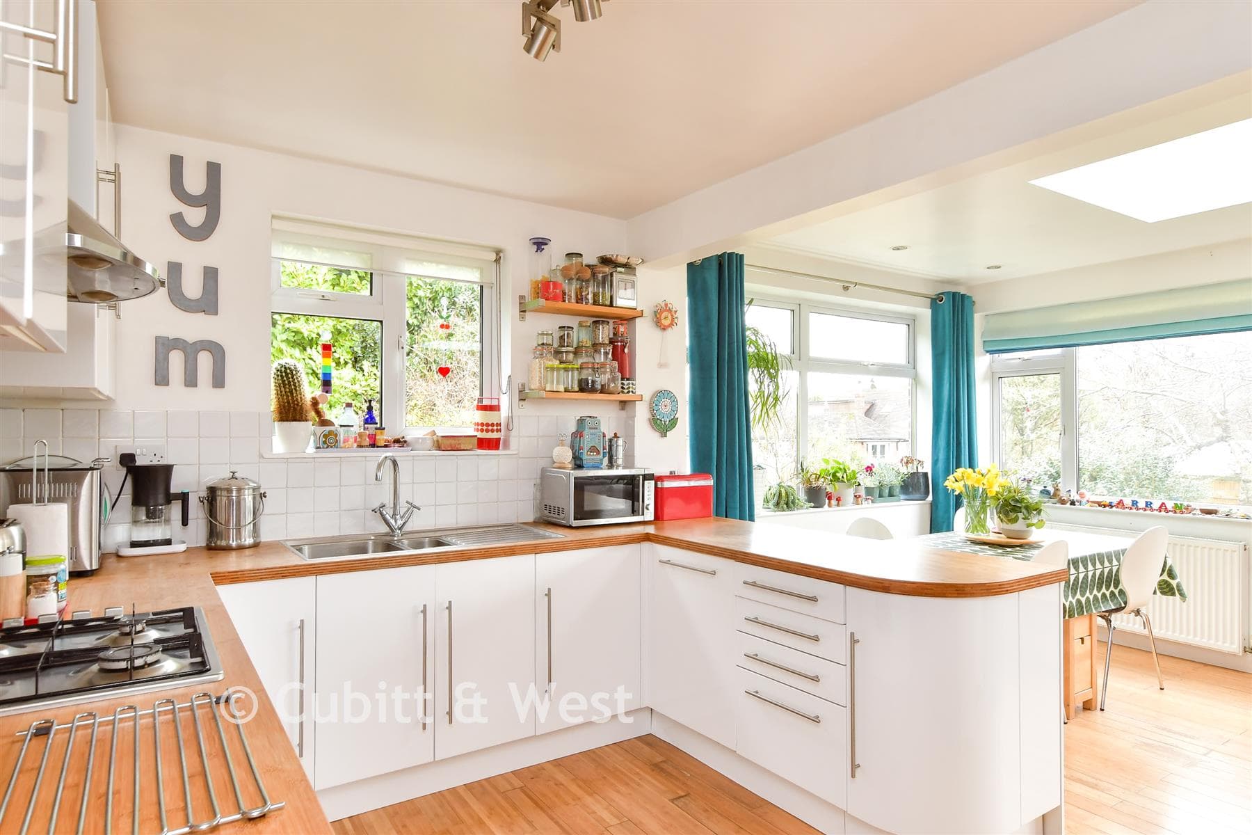 4 Bed Chalet, Meadow Close Rottingdean Brighton — photo 3