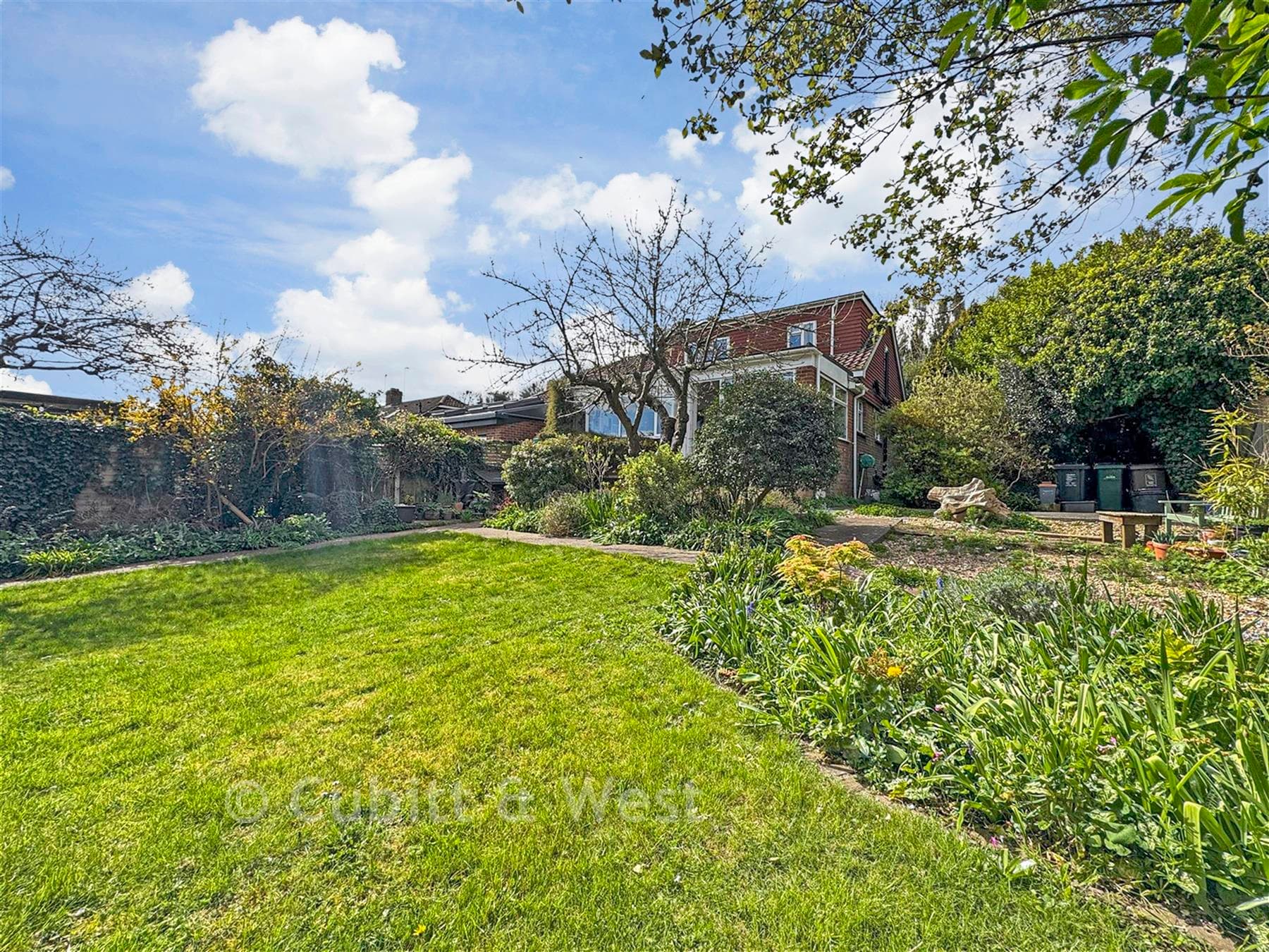 4 Bed Chalet, Meadow Close Rottingdean Brighton — photo 5