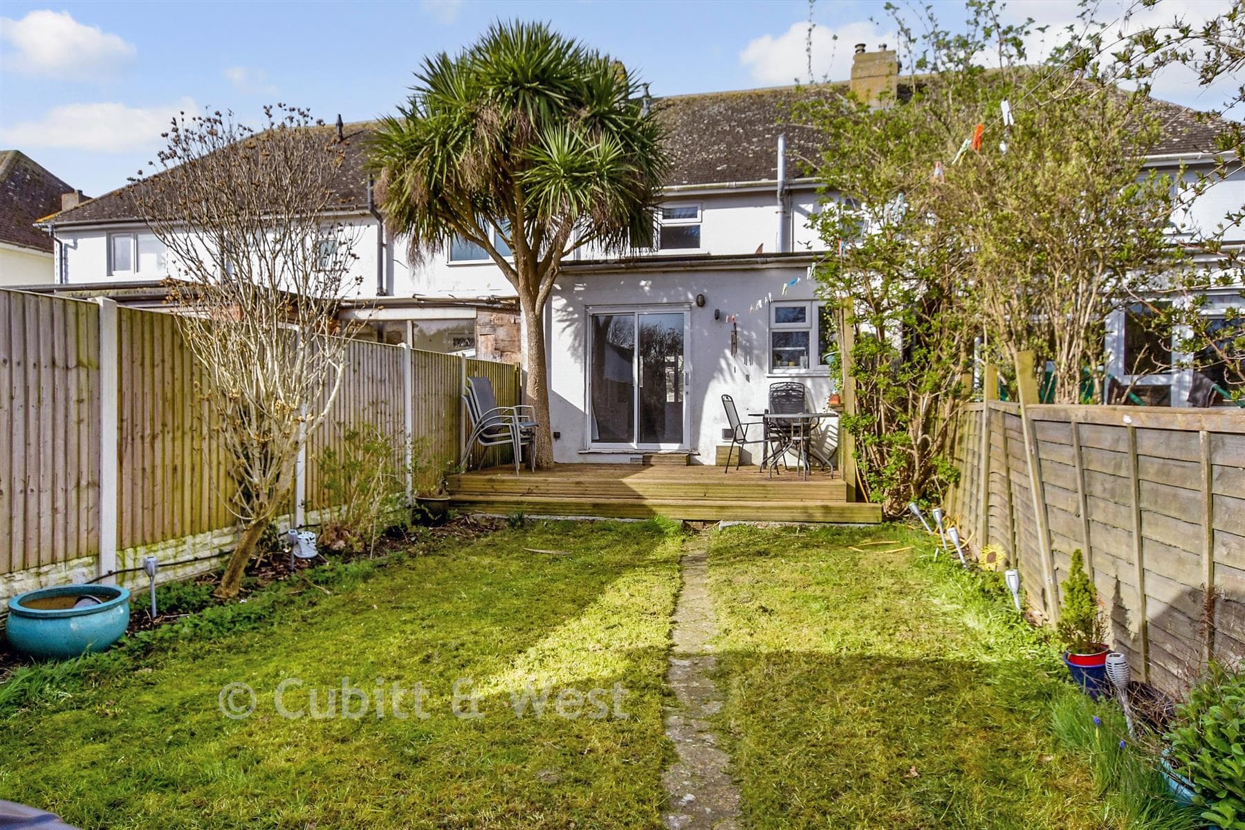 3 Bed Terraced House, The Broadway Lancing — photo 3