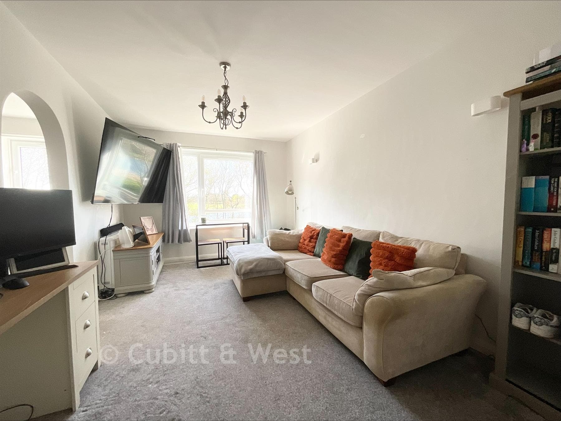 2 Bed Apartment, Western Road Lancing — photo 4