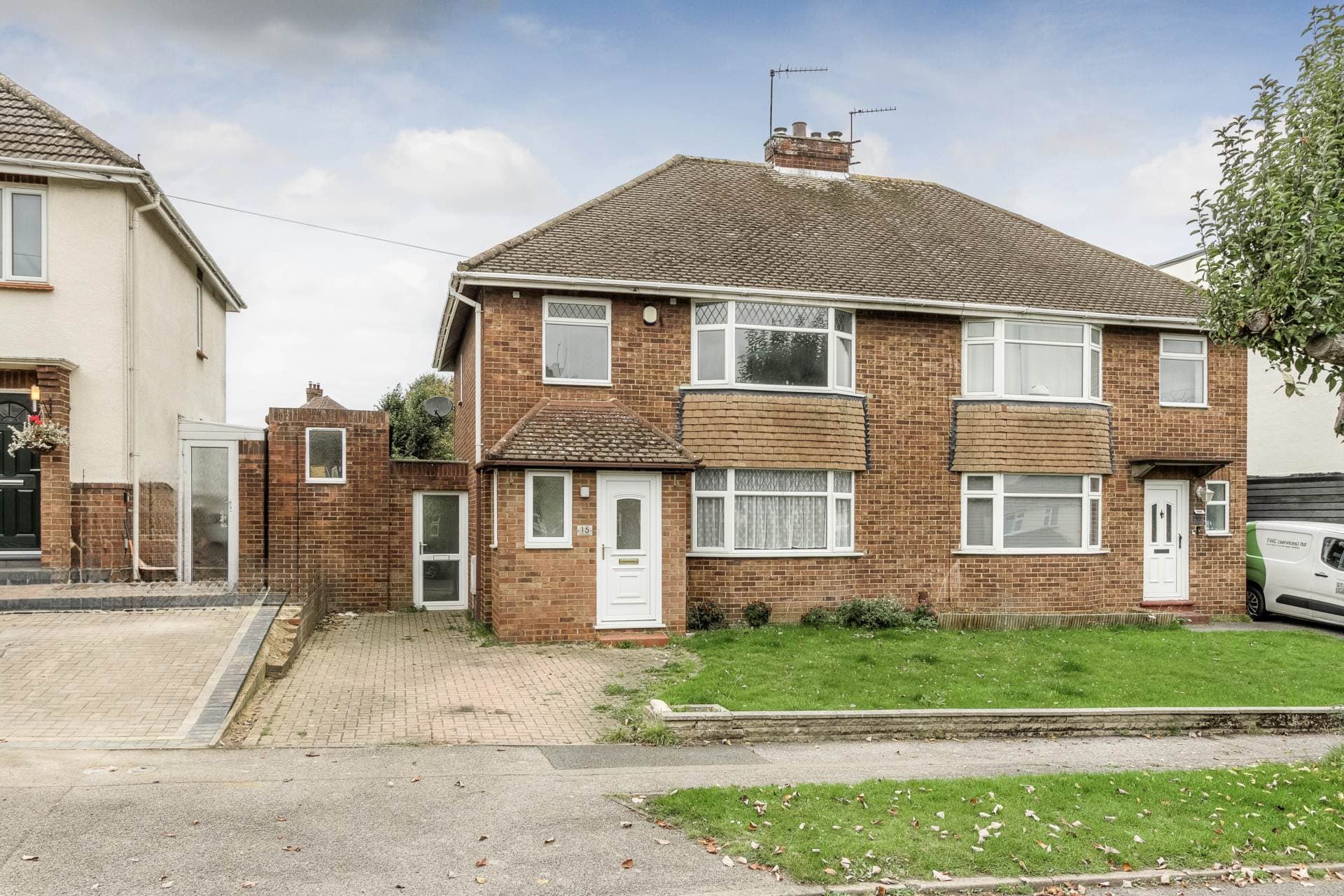 Walnut Drive, Bletchley — photo 1
