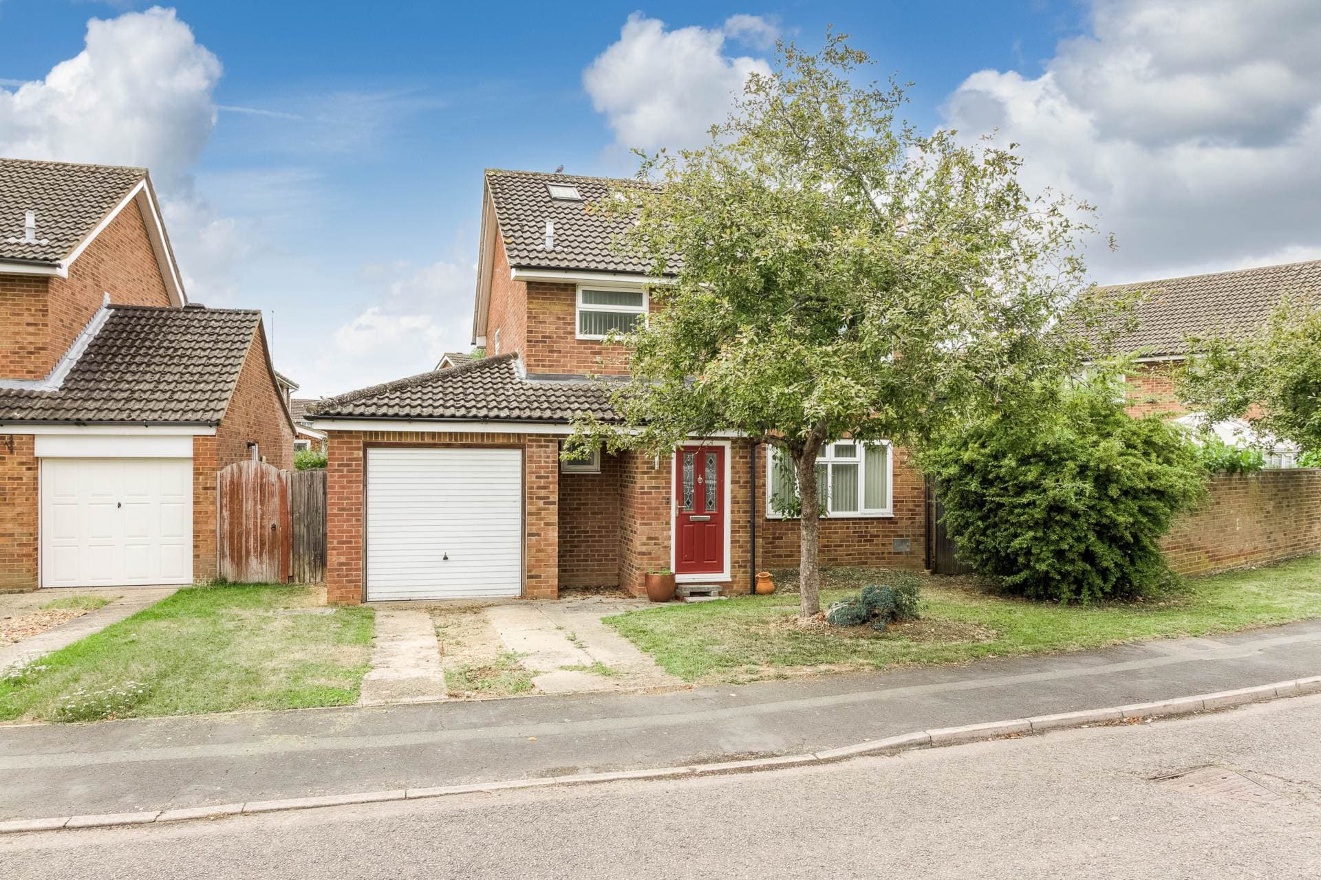 Gladstone Close, Newport Pagnell — photo 1