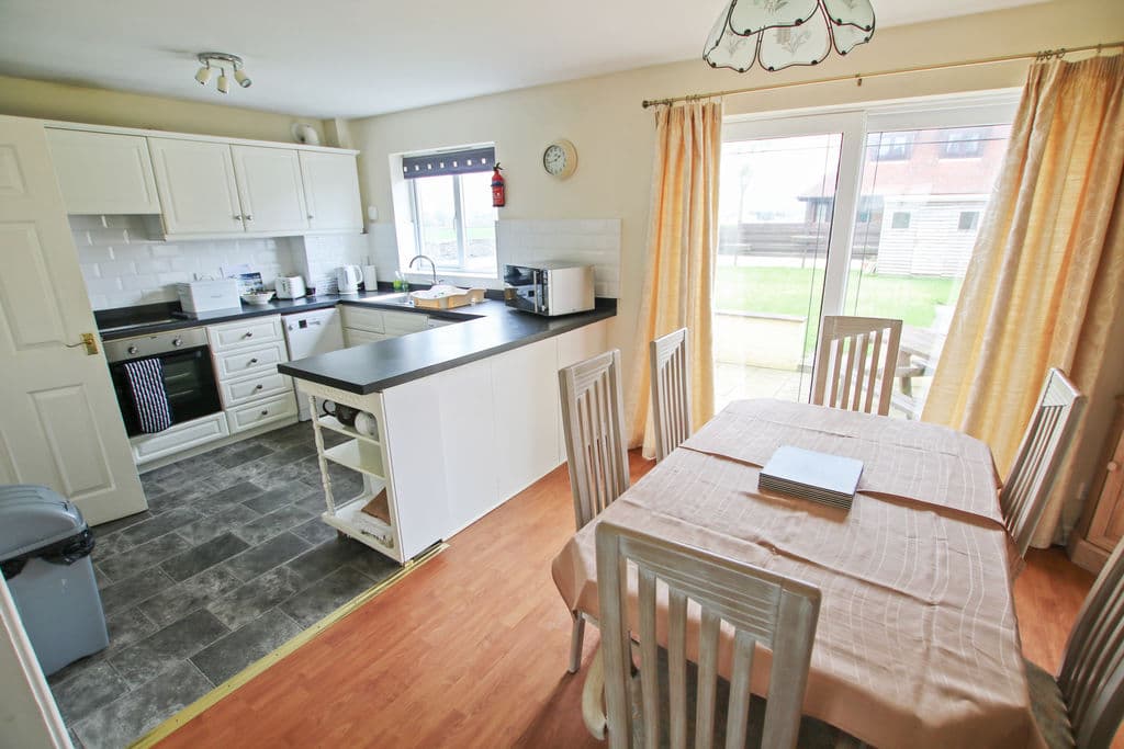 27 Creggan Lea, Port St Mary — photo 3