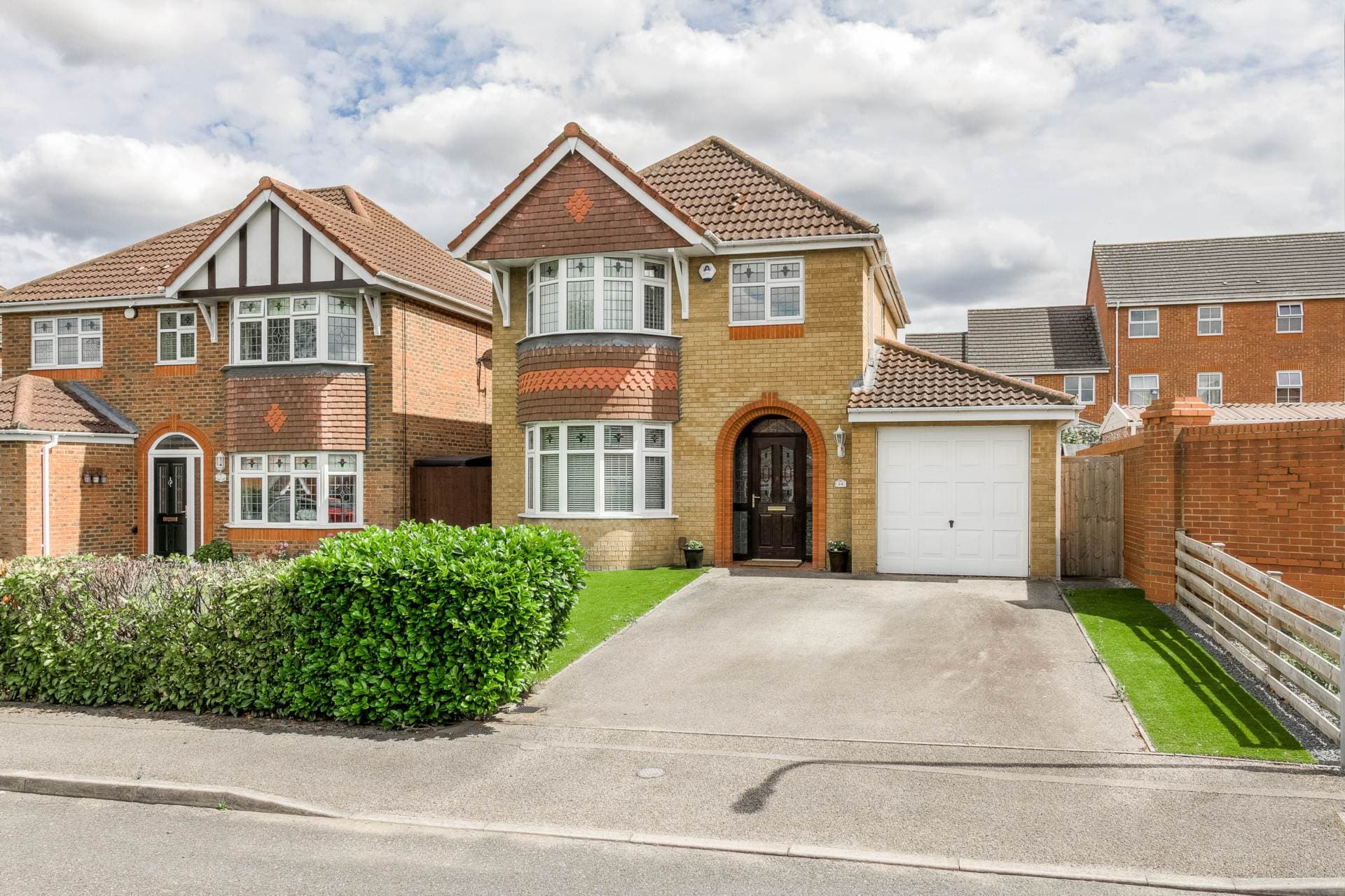 Wiltshire Way, Bletchley — photo 1