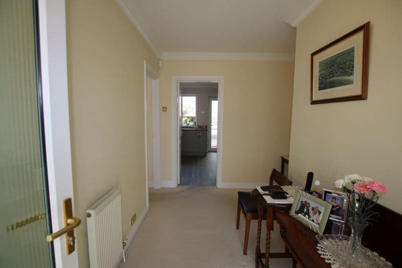 3 Queens Drive, Peel — photo 2