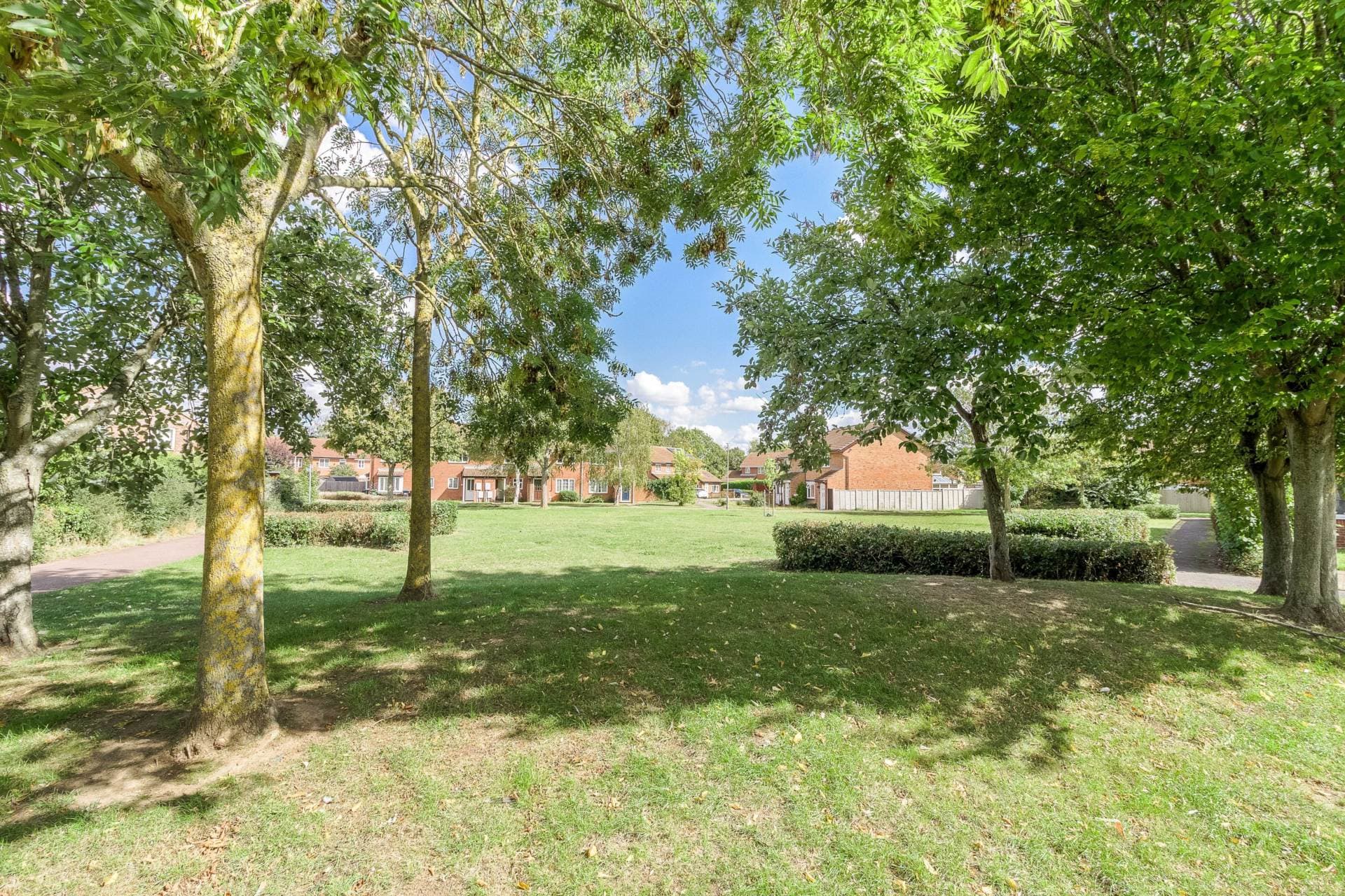 Syon Gardens, Newport Pagnell — photo 4